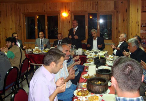 akparti_dortyol_iftar9.jpg