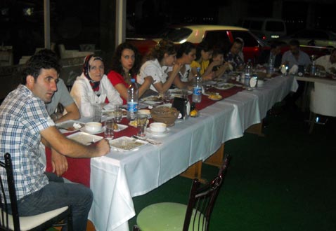 akparti_iftar2.jpg