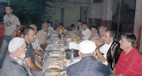 alsancak_gencleri_iftar2.jpg