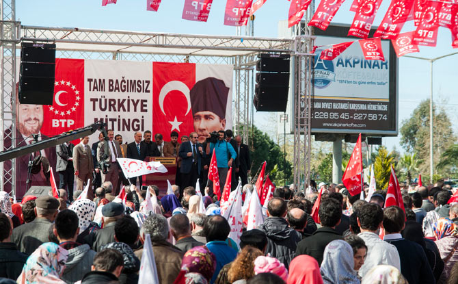 bagimsiz-turkiye-partisi-(btp)-genel-baskani-prof.-dr.-haydar-bas,-akcaabatta-halka-hitap-etti.-bas-30-mart-mahalli-idareler-genel-secimi’nde-partisinin-akcaabat-adayina-destek-isted1..jpg