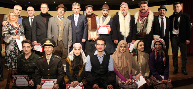 bu-yil-besincisi-duzenlenen;-akcaabat-belediye-tiyatrosu,-trabzon’daki-amator-tiyatro-gruplari,-giresun-ve-unye-tiyatro-gruplarinin-yer-aldigi--“-5.-erol-gunaydin-tiyatro-gunl.jpg bu-yil-besincisi-duzenlenen;-akcaabat-belediye-tiyatrosu,-trabzon’daki-amator-tiyatro-gruplari,-giresun-ve-unye-tiyatro-gruplarinin-yer-aldigi--“-5.-erol-gunaydin-tiyatro-gunl.jpg