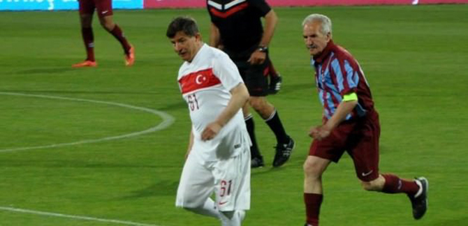 davutoglu-gol-sov.jpg