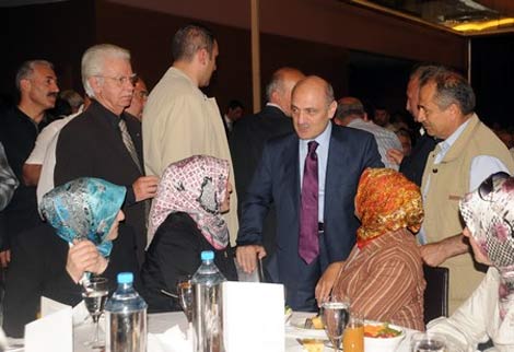 erdogan-bayraktar1.20110608181341.jpg