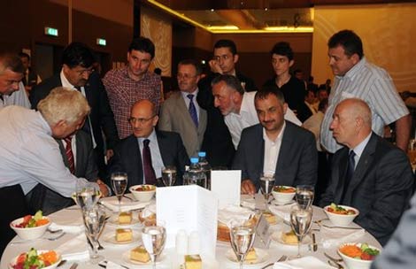 erdogan-bayraktar2.20110608181411.jpg