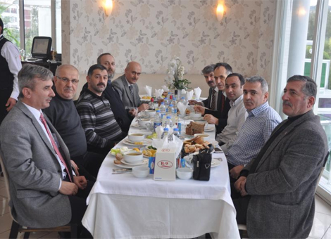 gazetecilere-yemek.jpg