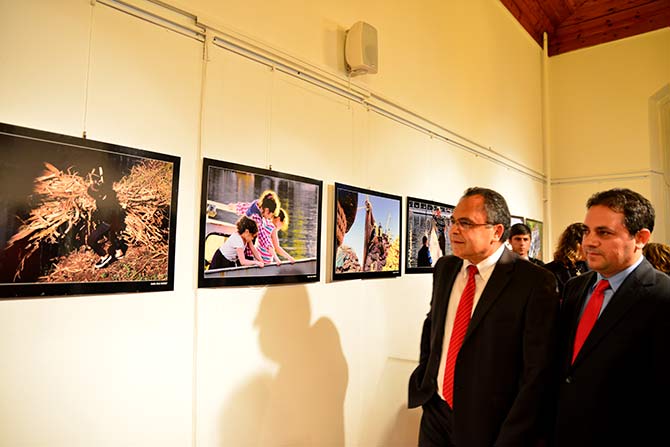 karma-fotograflar-sanatseverlerle-bulustu1.jpg karma-fotograflar-sanatseverlerle-bulustu1.jpg