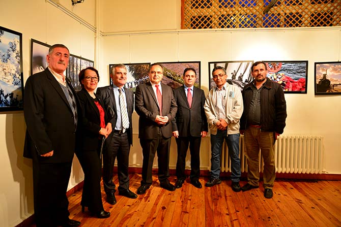 karma-fotograflar-sanatseverlerle-bulustu2.jpg karma-fotograflar-sanatseverlerle-bulustu2.jpg