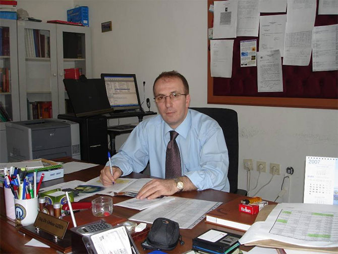 rektor-uzun.jpg