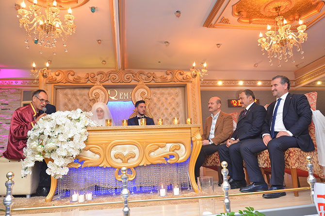 s1-008.jpg s1-008.jpg