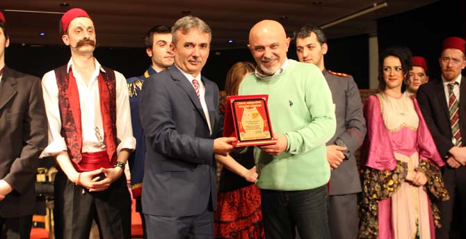 tiyatro-gunleri---9---bir-sehnaz-oyun-(201).jpg
