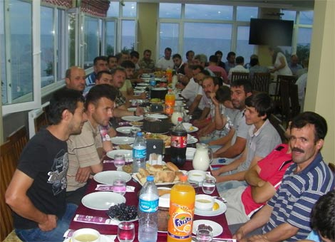 tosun-sanayi-sitesi-iftar1.jpg