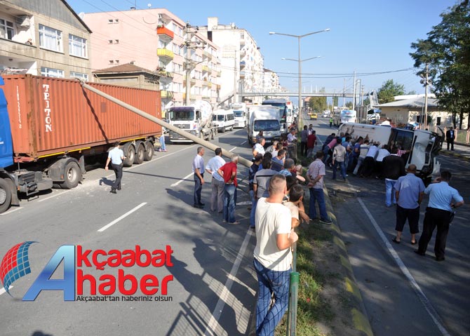 trabzon’un-akcaabat-ilcesinde-meydana-gelen-tra0aik-kazasinda-1-kisi-yaralandi4..jpg