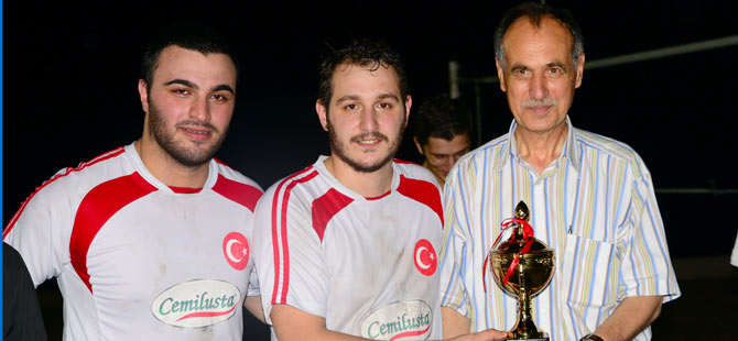 voleybol-turnuvasi-kupa.jpg