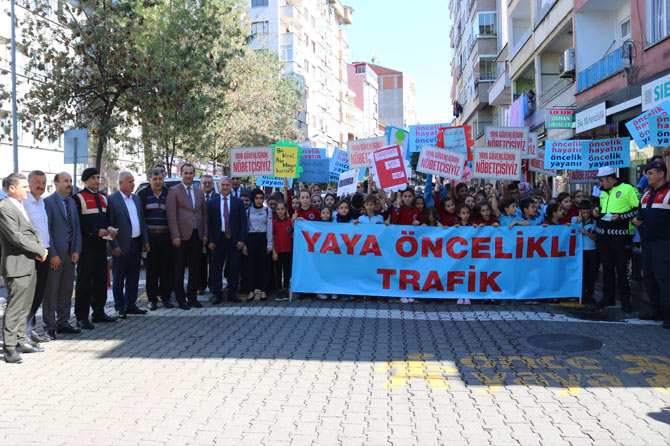 yaya-oncelikli-trafik-akcaabat-1.jpg