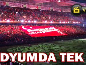 Stadyumda Tek Ses